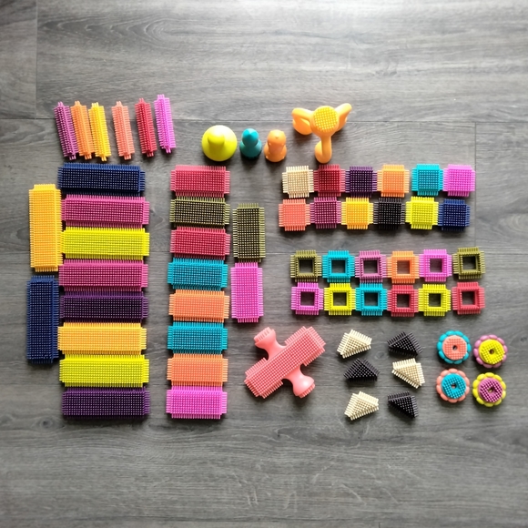 B. Toys Bristle Blocks Educational Building Toys 64 pcs. - Picture 1 of 8